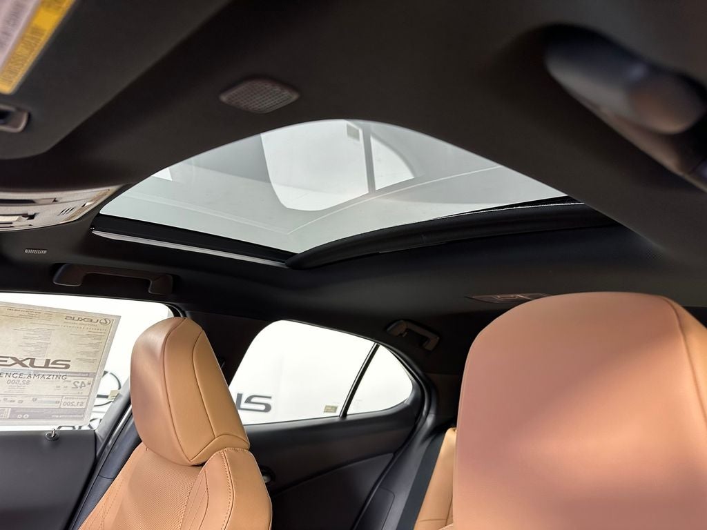 2026 Lexus UX HYBRID UX 300h PREMIUM AWD