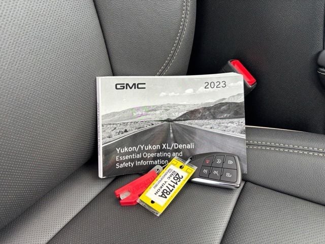 2023 GMC Yukon SLT