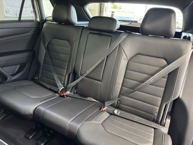 2024 Volkswagen Atlas Cross Sport 2.0T SEL R-Line