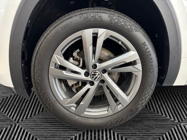 2024 Volkswagen Atlas Cross Sport 2.0T SEL R-Line