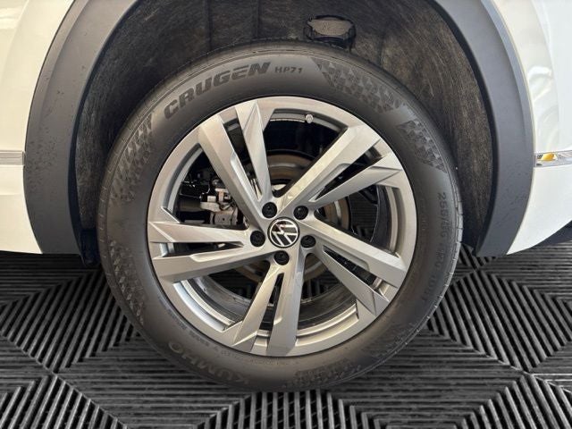 2024 Volkswagen Atlas Cross Sport 2.0T SEL R-Line