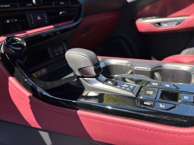 2025 Lexus NX 350 - Photo 21