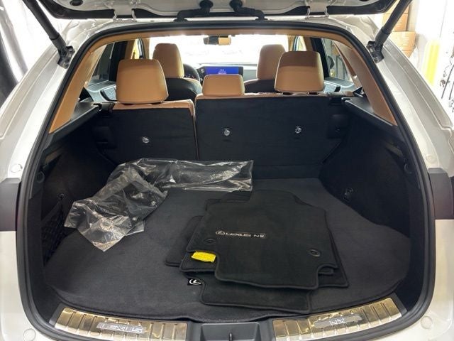 2025 Lexus NX 350h Luxury