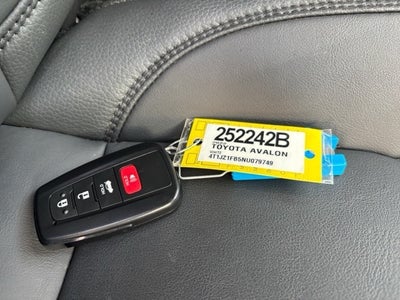 2022 Toyota Avalon XLE
