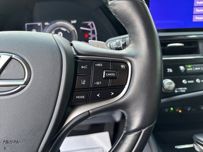 2024 Lexus ES 300h Luxury