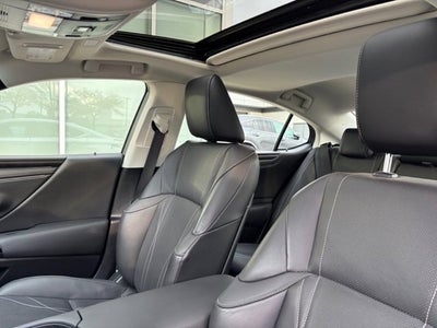 2024 Lexus ES 300h Luxury