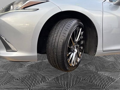 2024 Lexus ES 300h Luxury