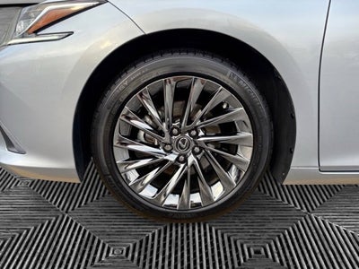 2024 Lexus ES 300h Luxury