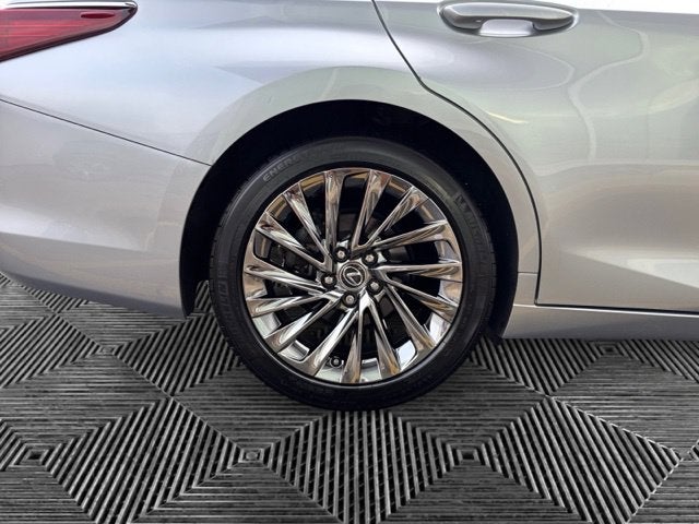 2024 Lexus ES 300h Luxury