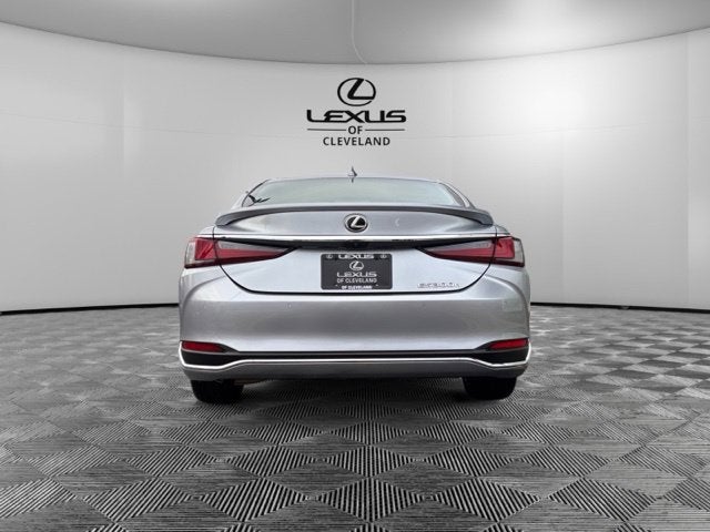 2024 Lexus ES 300h Luxury