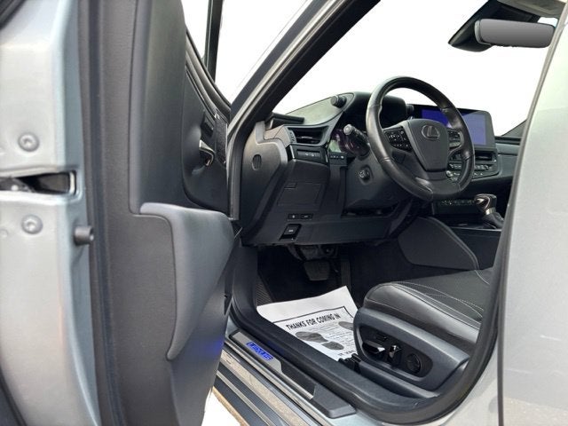 2024 Lexus ES 300h Luxury