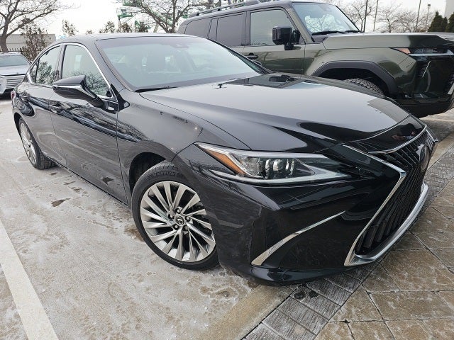 2022 Lexus ES 300h Luxury