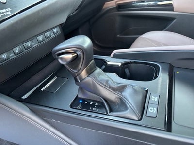 2023 Lexus ES 300h Luxury
