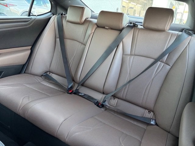 2023 Lexus ES 300h Luxury