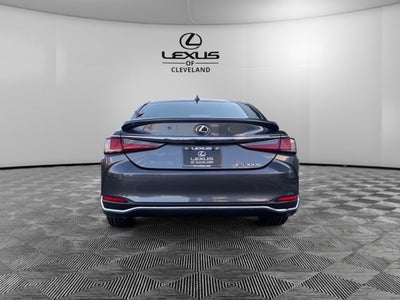 2023 Lexus ES 300h Luxury