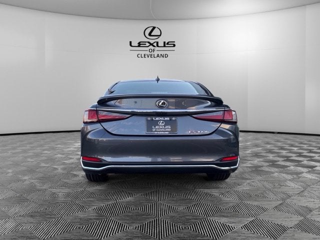 2023 Lexus ES 300h Luxury