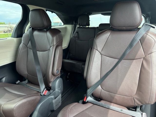 2021 Toyota Sienna Platinum 7 Passenger