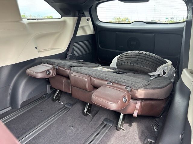 2021 Toyota Sienna Platinum 7 Passenger