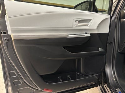2025 Toyota Sienna LE 8 Passenger