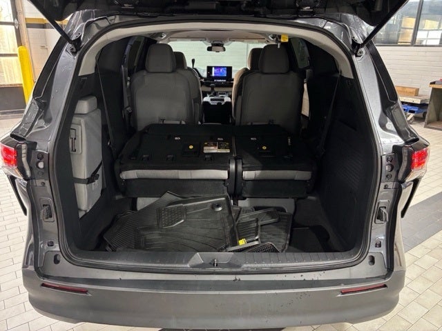 2025 Toyota Sienna LE 8 Passenger