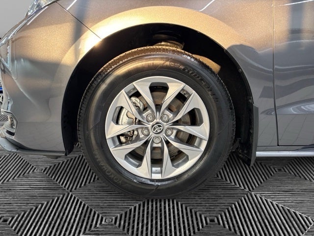 2025 Toyota Sienna LE 8 Passenger