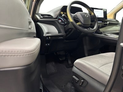 2025 Toyota Sienna LE 8 Passenger