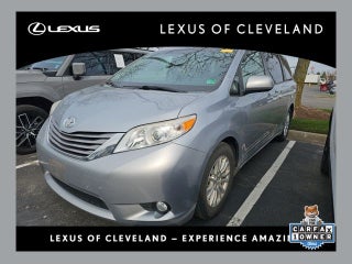 2015 Toyota Sienna XLE 8 Passenger