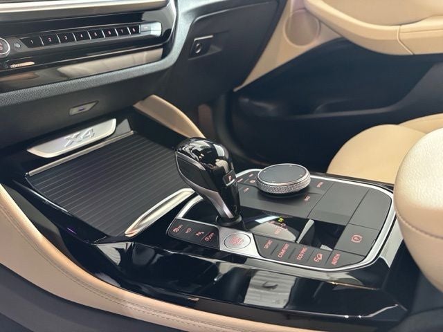 2024 BMW X4 xDrive30i