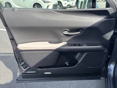 2025 Lexus UX 300h Premium