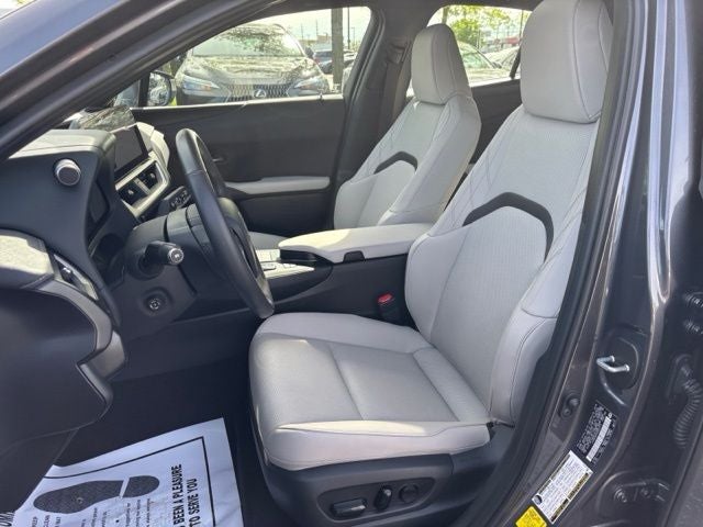2025 Lexus UX 300h Premium