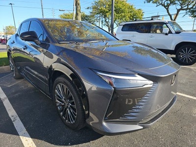 2023 Lexus RZ 450e Luxury