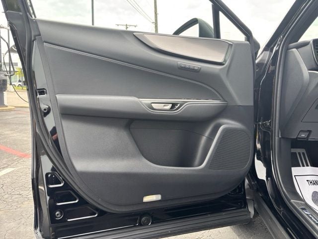 2025 Lexus NX PHEV 450h+ - Photo 11
