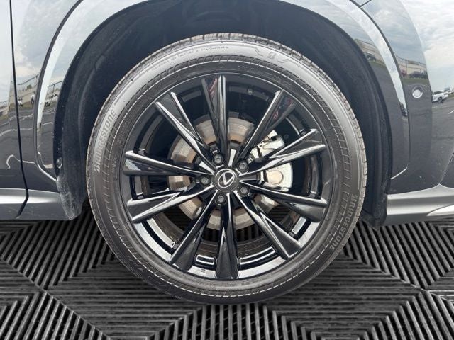 2025 Lexus NX PHEV 450h+ - Photo 33