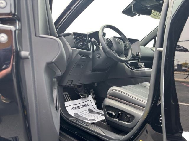 2025 Lexus NX PHEV 450h+ - Photo 8