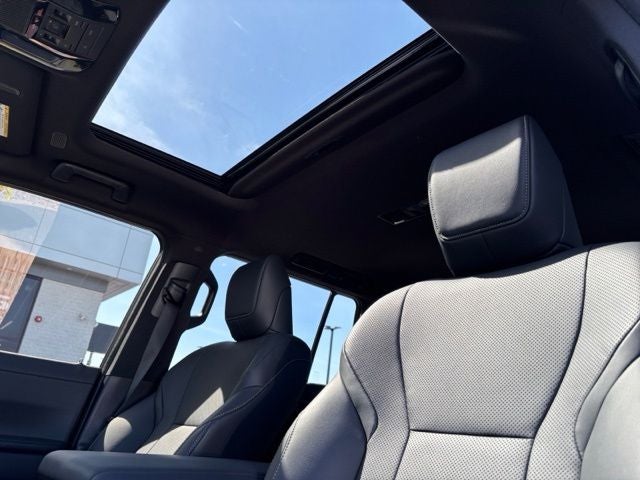 2025 Lexus GX Premium - Photo 23