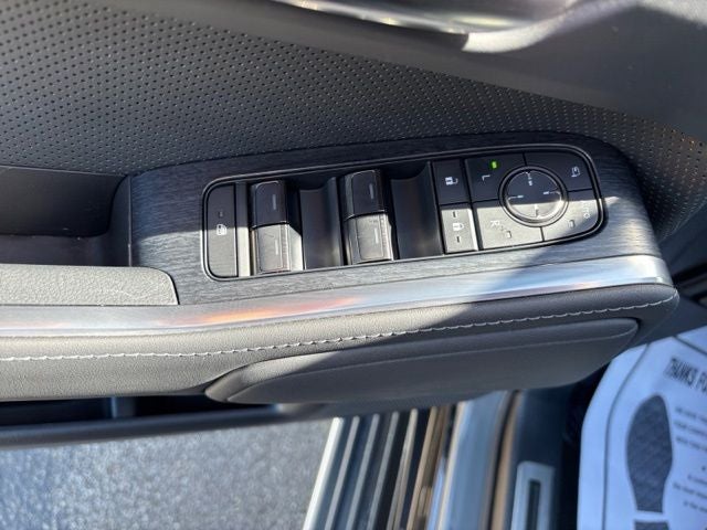 2025 Lexus GX Premium - Photo 9