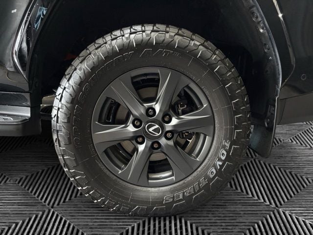 2025 Lexus LX 700h Overtrail