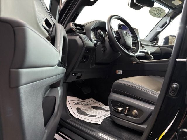2025 Lexus LX 700h Overtrail
