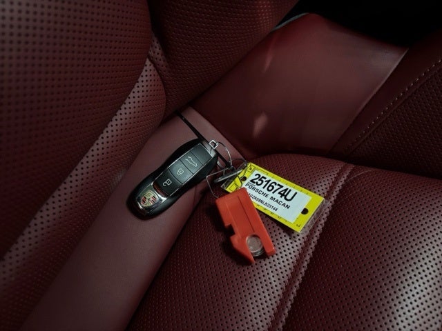 2022 Porsche Macan S