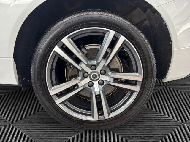 2019 Volvo XC60 T6 Momentum