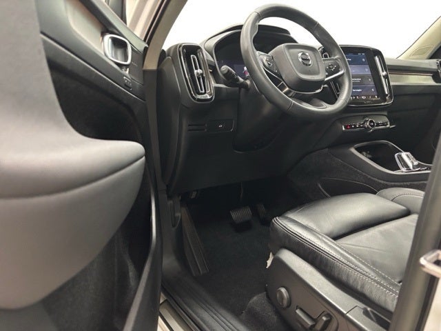 2023 Volvo XC40 Ultimate