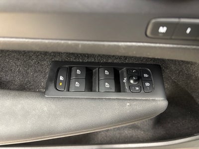 2023 Volvo XC40 Ultimate