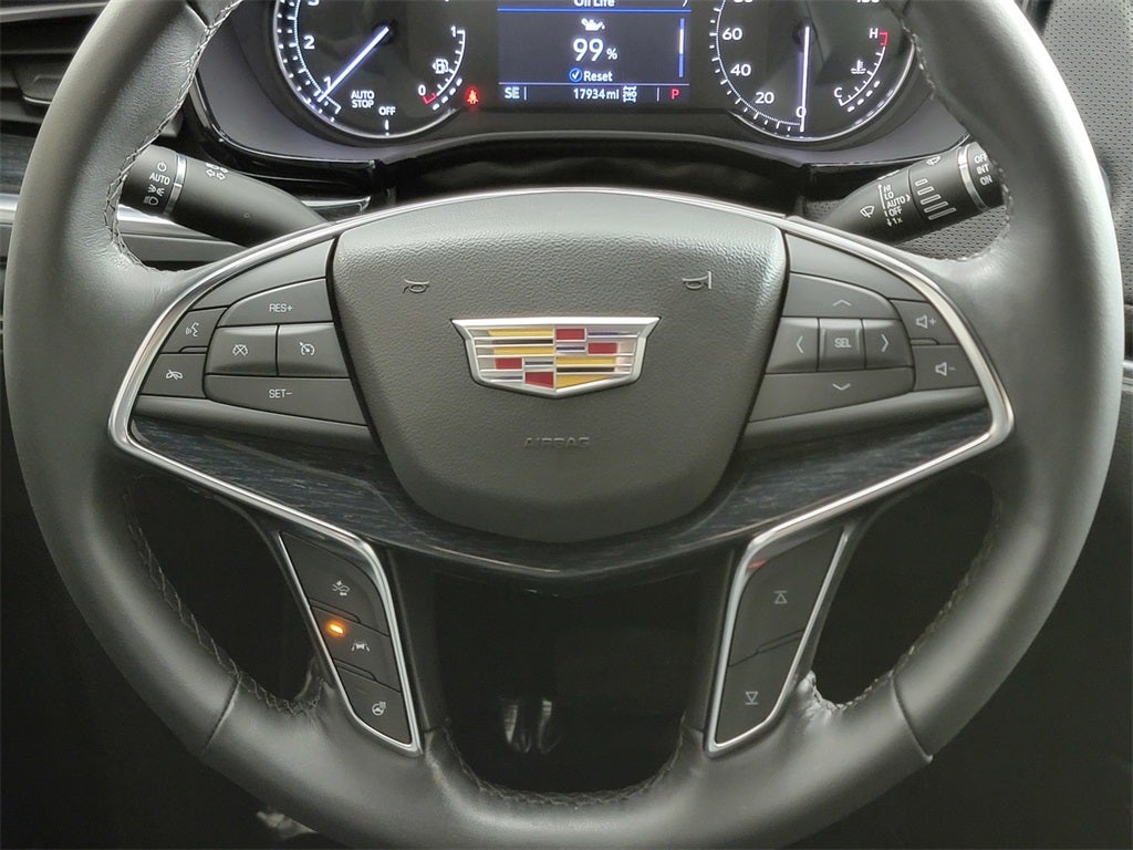 2022 Cadillac XT5 Premium Luxury