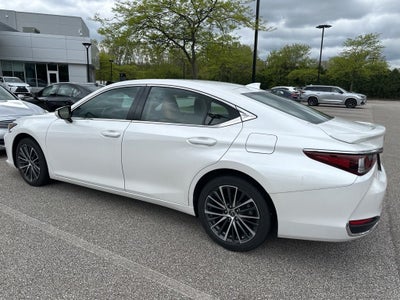 2023 Lexus ES 250