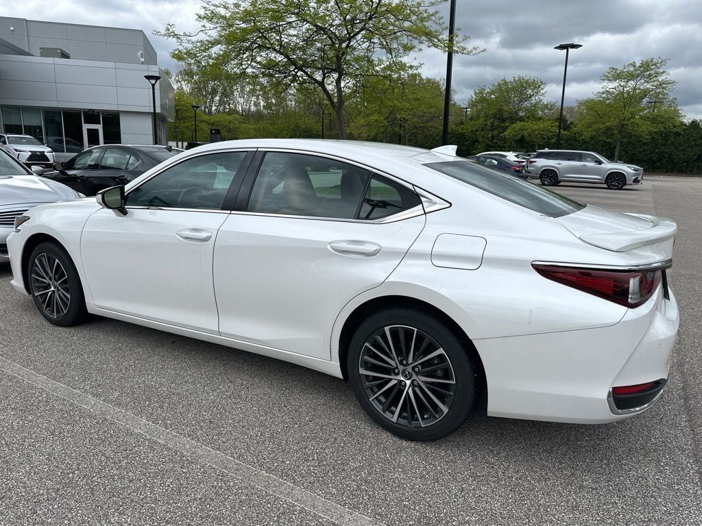 2023 Lexus ES 250