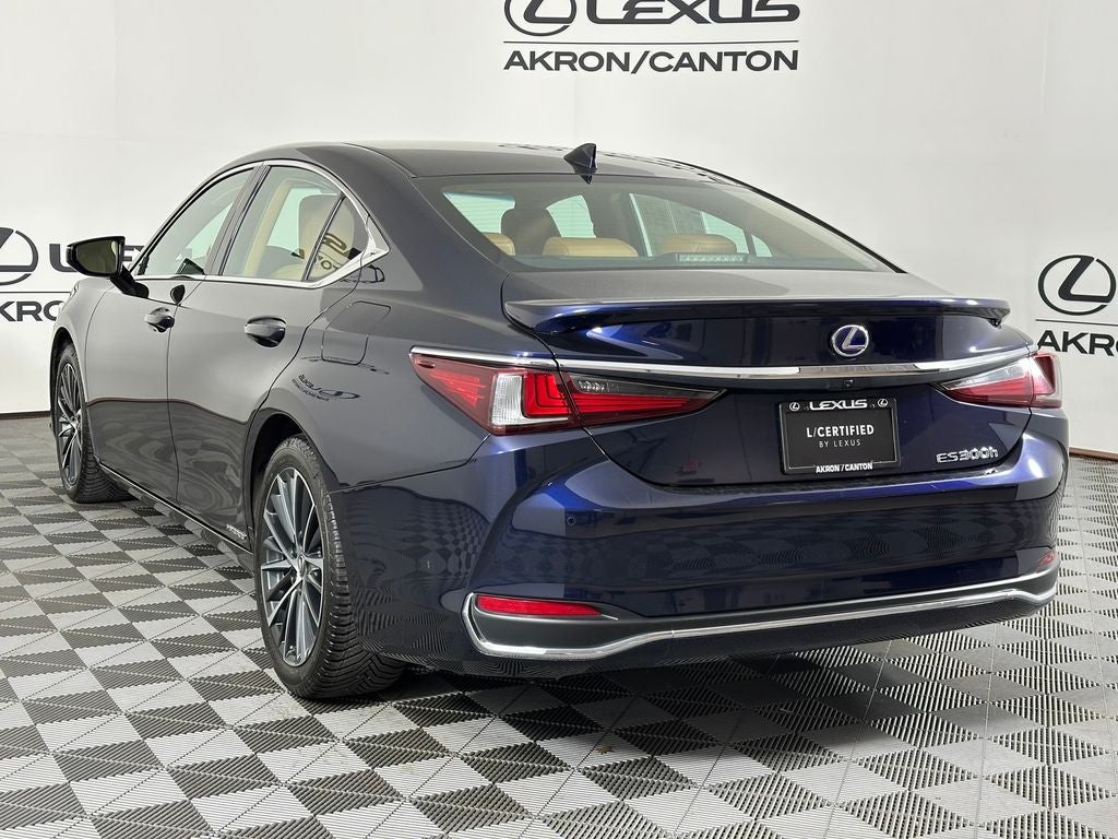 2022 Lexus ES 300h Premium