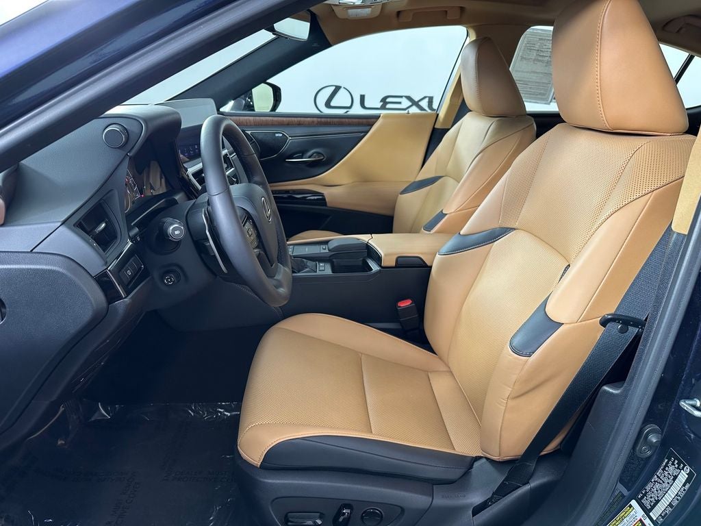 2022 Lexus ES 300h Premium