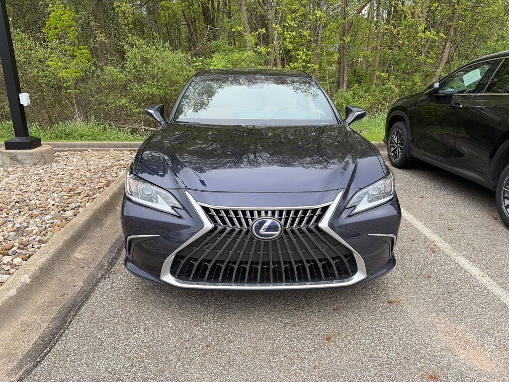 2022 Lexus ES 300h Premium