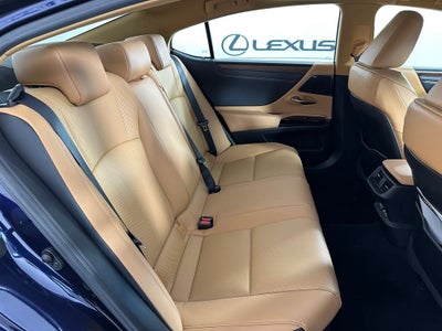 2022 Lexus ES 300h Premium