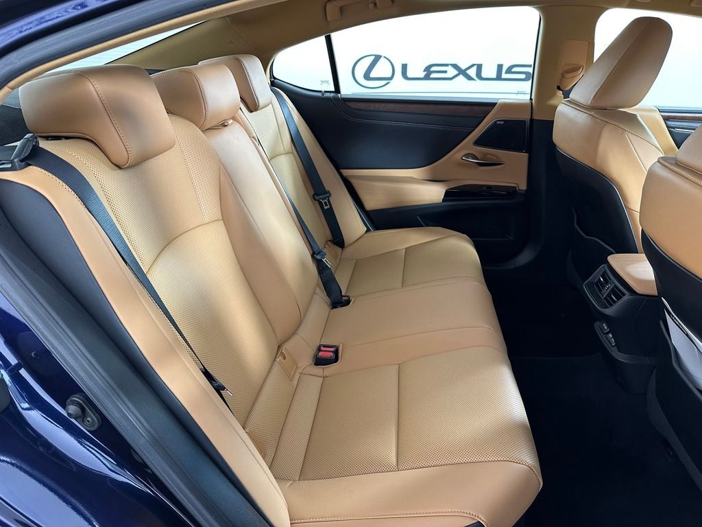 2022 Lexus ES 300h Premium